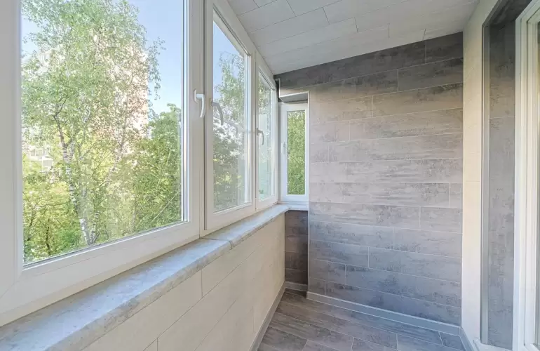 Дополнительное помещение на лоджии 3 метра с обшивкой ламинатом